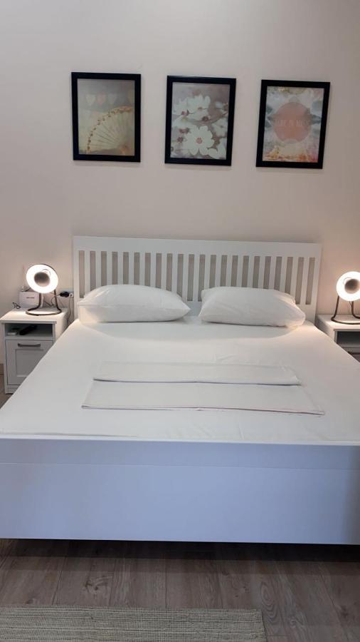 Citycenter Studios Sarandë Buitenkant foto