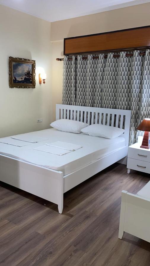 Citycenter Studios Sarandë Buitenkant foto