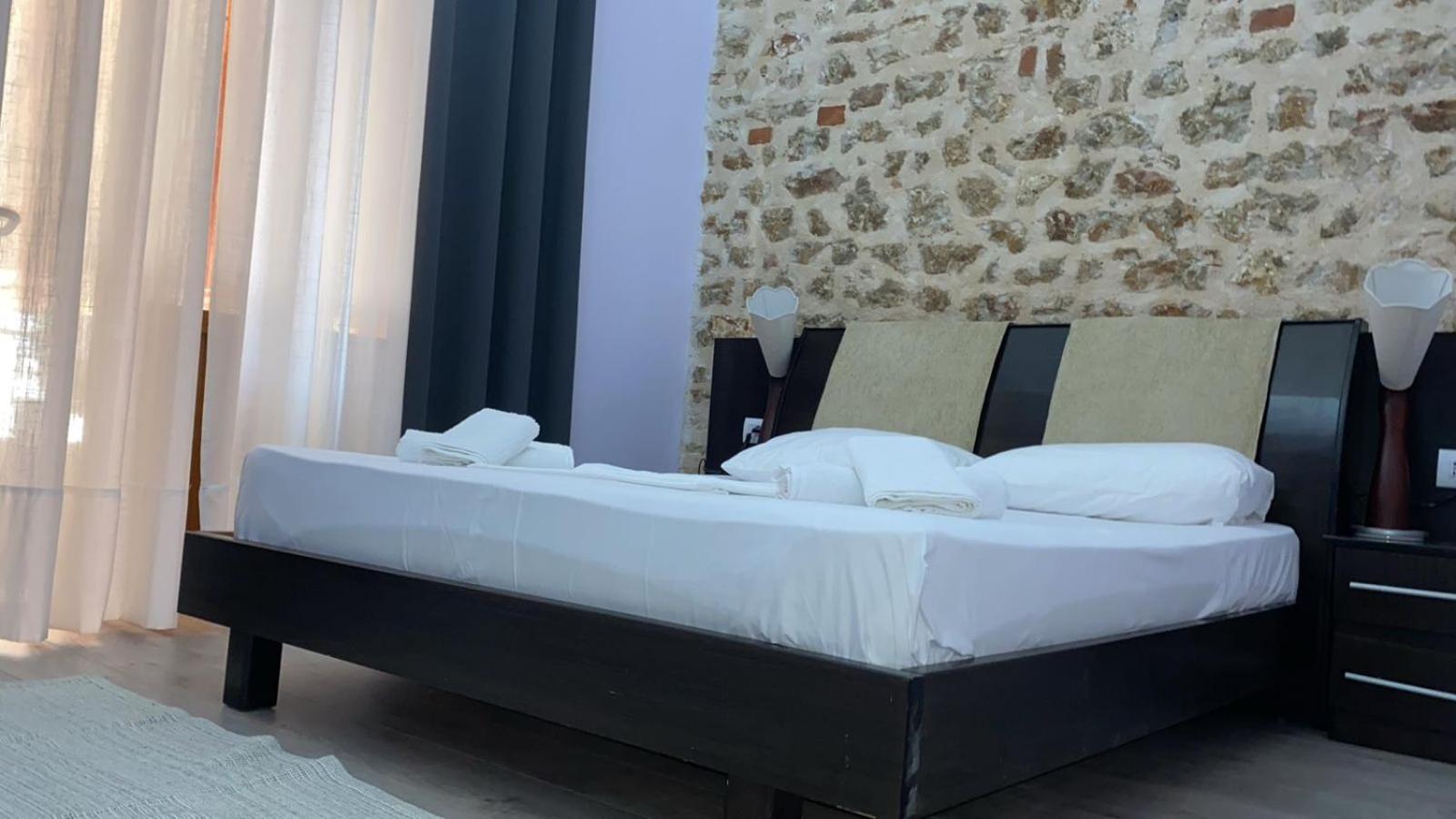Citycenter Studios Sarandë Buitenkant foto
