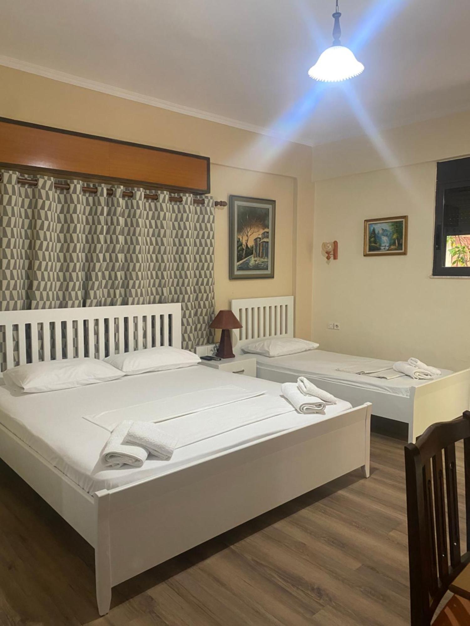 Citycenter Studios Sarandë Buitenkant foto