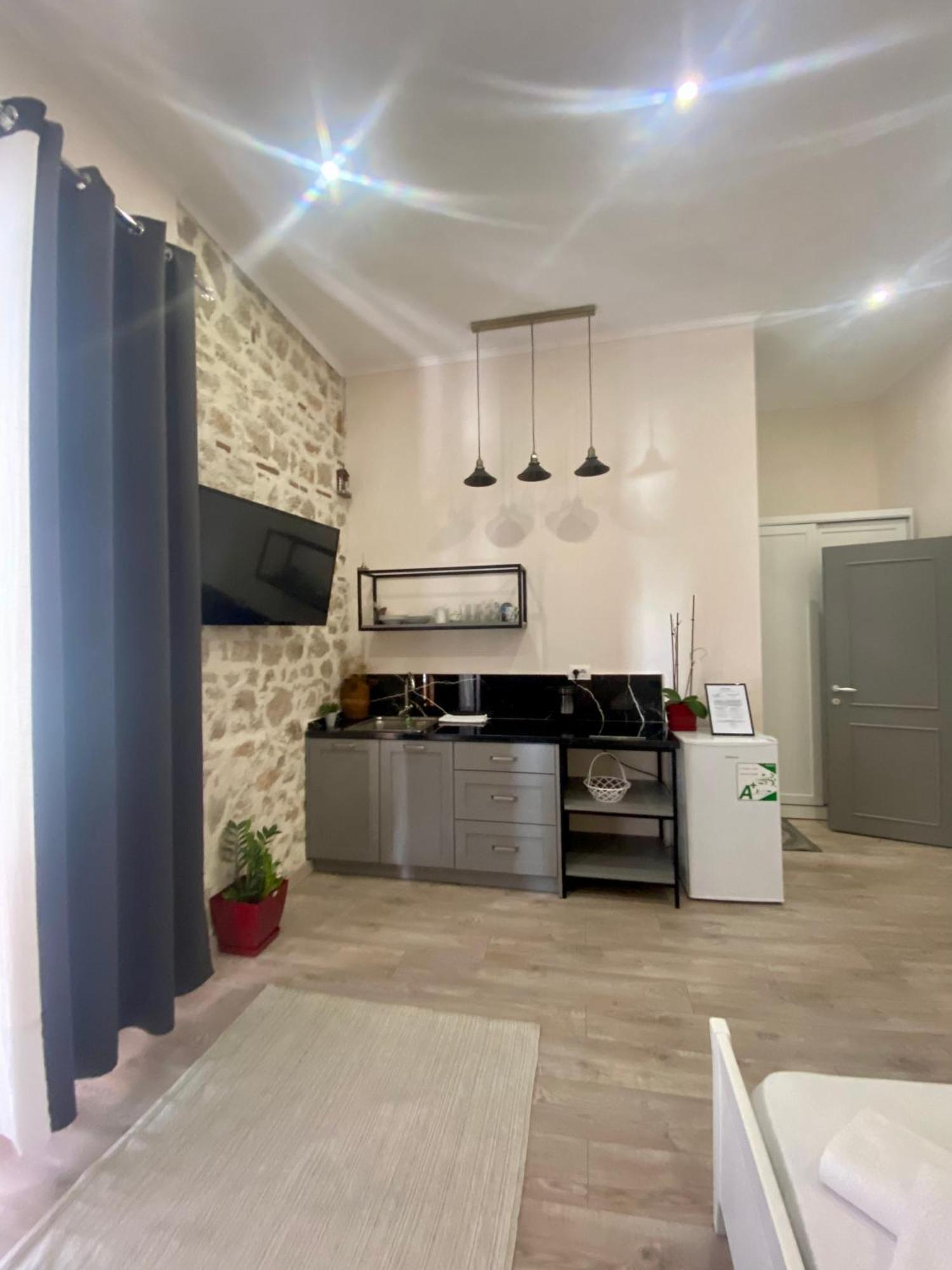 Citycenter Studios Sarandë Buitenkant foto